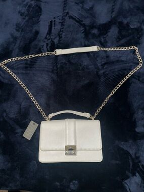 GUESS Women's Small Handbags Brand New With Tags Style 17GF-023 White